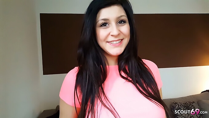 Německá Teen July Johnson Zažívá První Anální Creampie V Pov