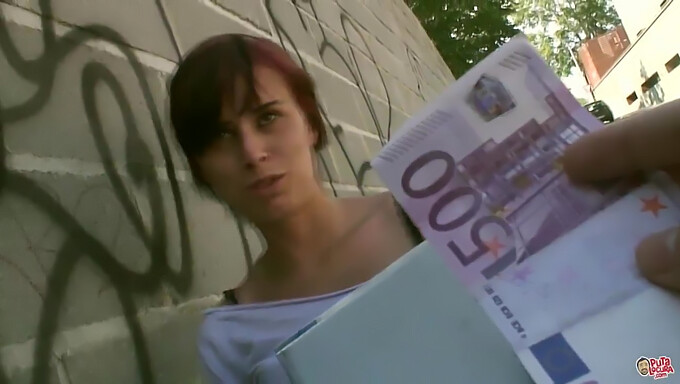 Wilder Spanischer Teenager Bekommt Geld Für Sex Und Schluckt Sperma