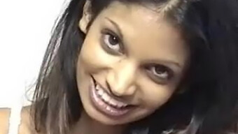 Le Visage De L'Indienne Mandy Est Couvert De Sperme Dans Une Rencontre Humiliante