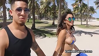 Splendida Adolescente Latina Con Un Corpo Perfetto Gode Di Sesso Orale E Culo Sulla Spiaggia