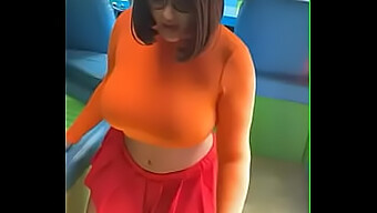 Navnet På Spillet: Velma I En Cosplay Fantasi